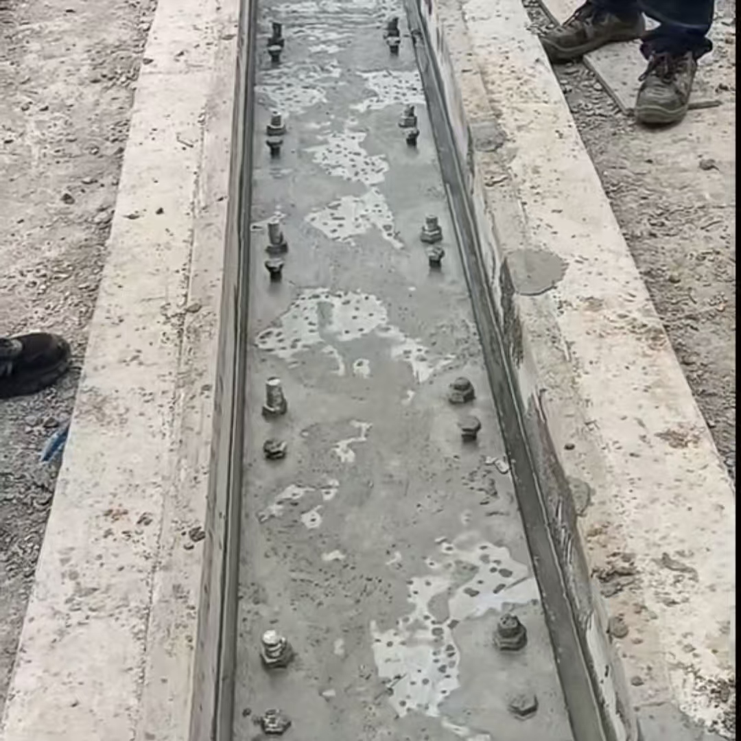 盖州港口码头起重机龙门吊重型机械设备稳固用早强快凝轨道胶泥